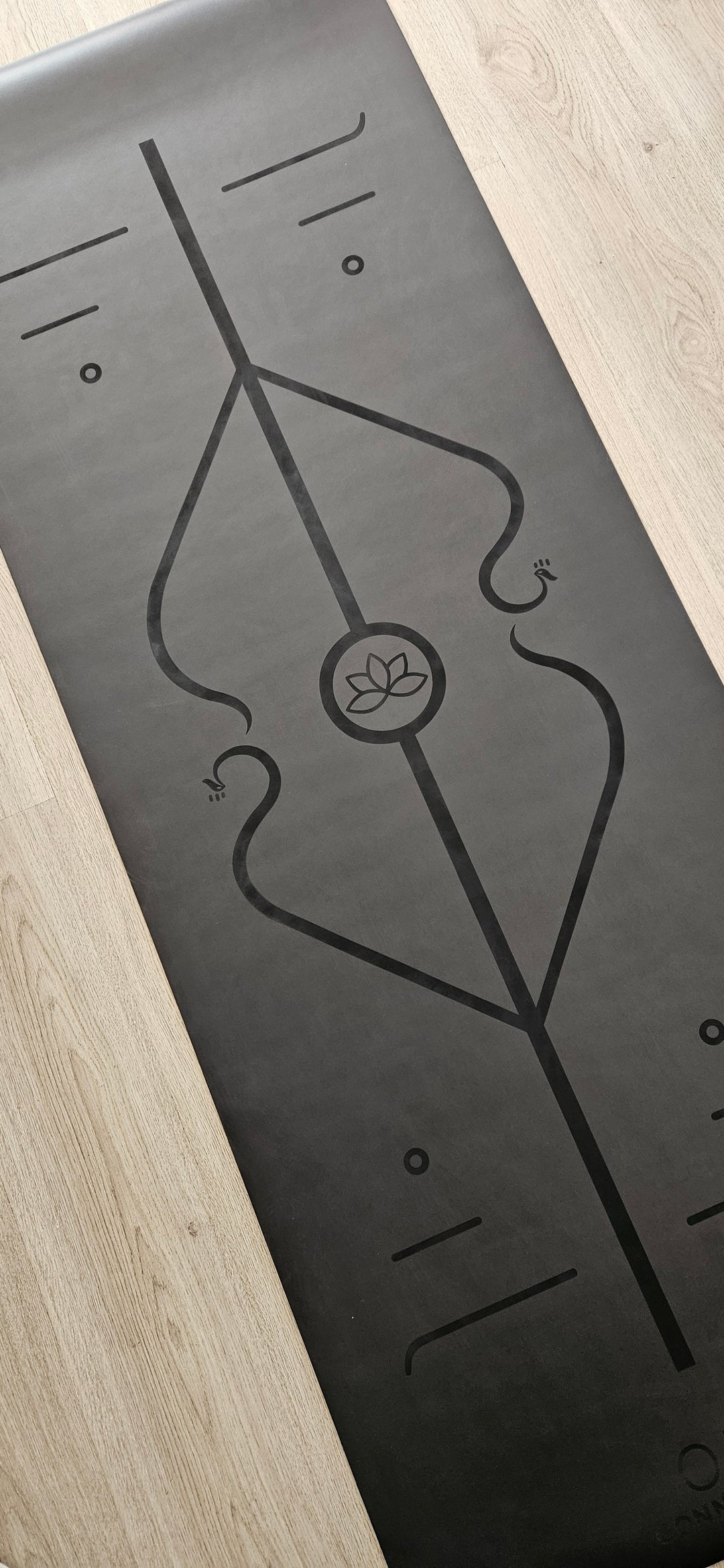 Mat PU Black Serie Limitada, #07