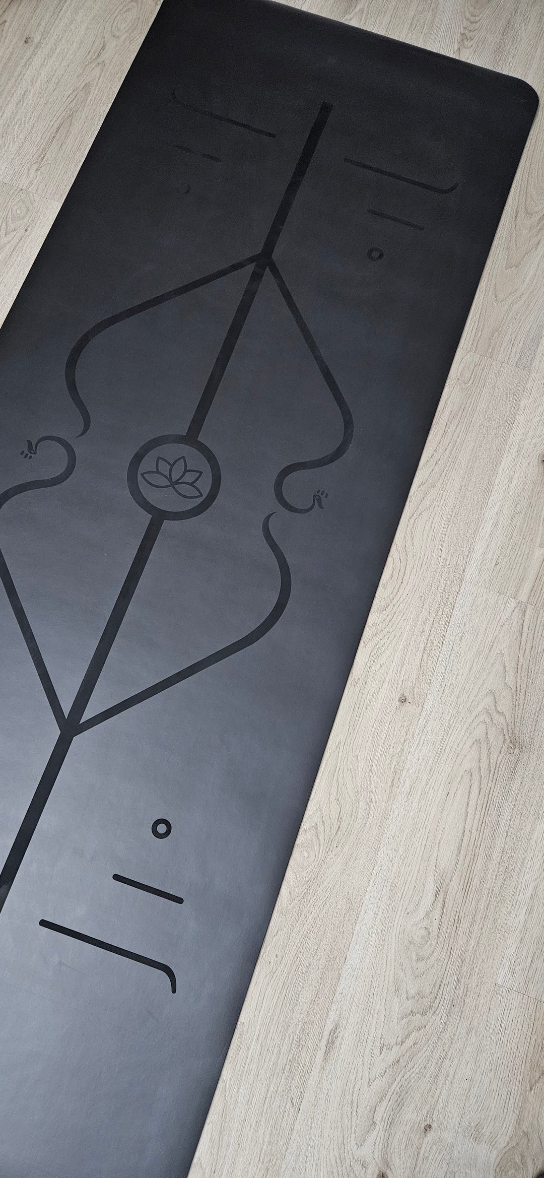 Mat PU Black Serie Limitada, #25