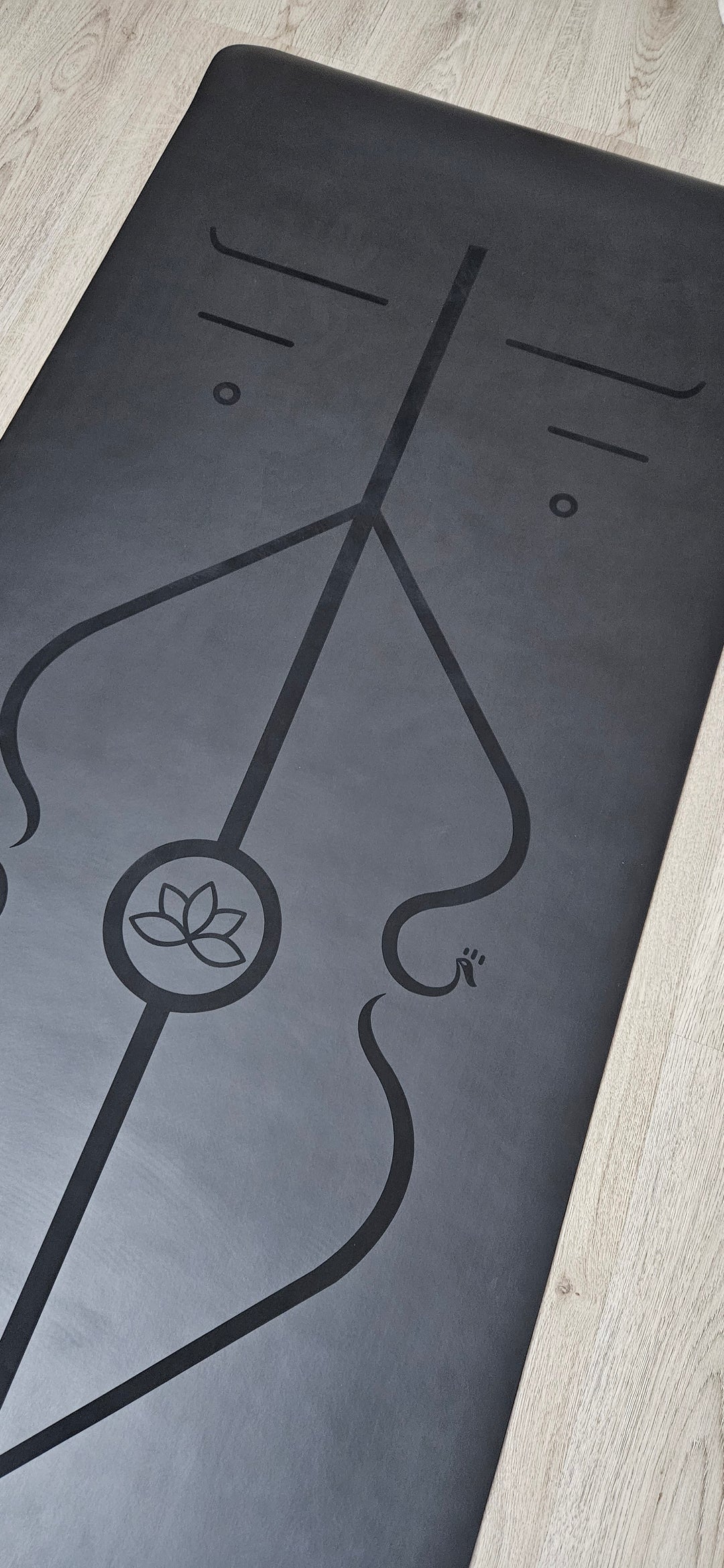Mat PU Black Serie Limitada, #23