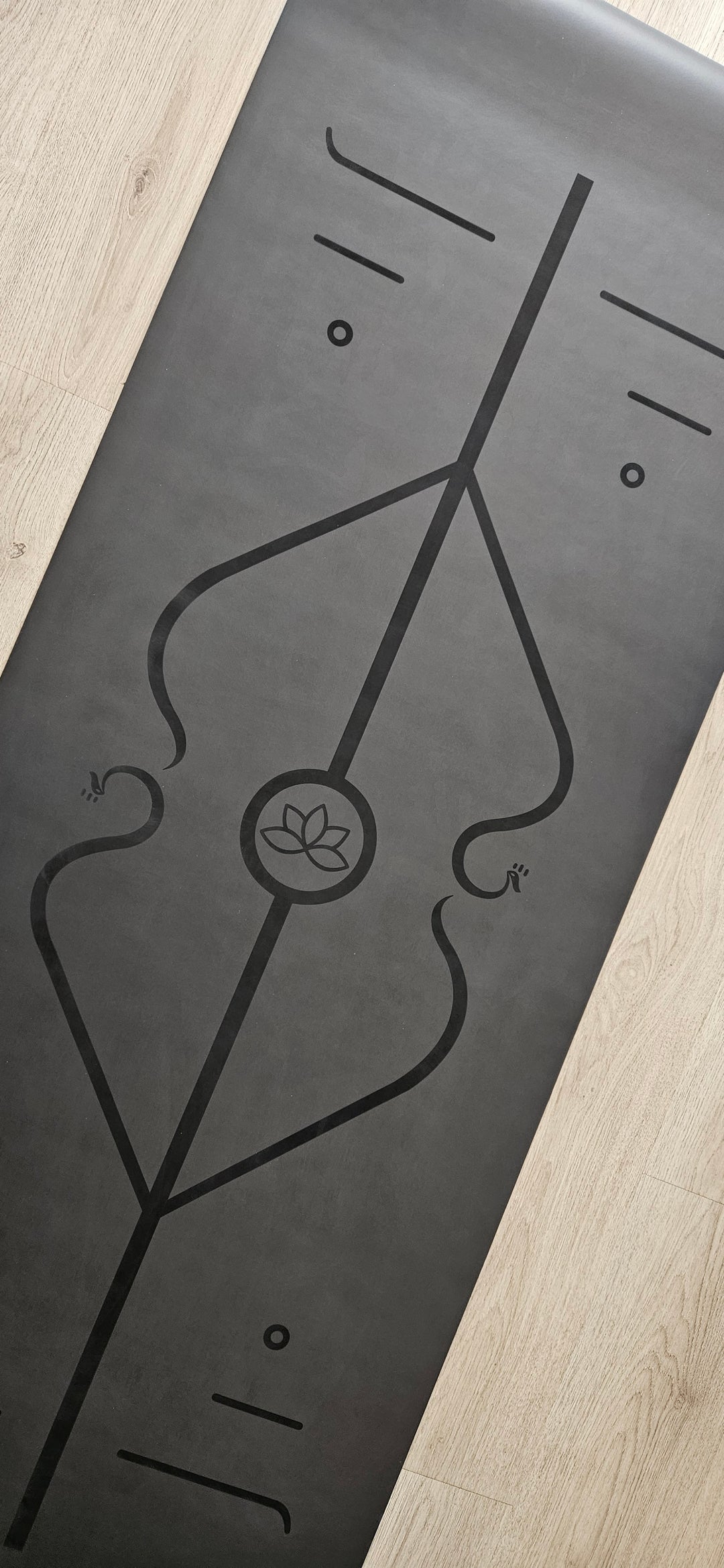 Mat PU Black Serie Limitada, #08