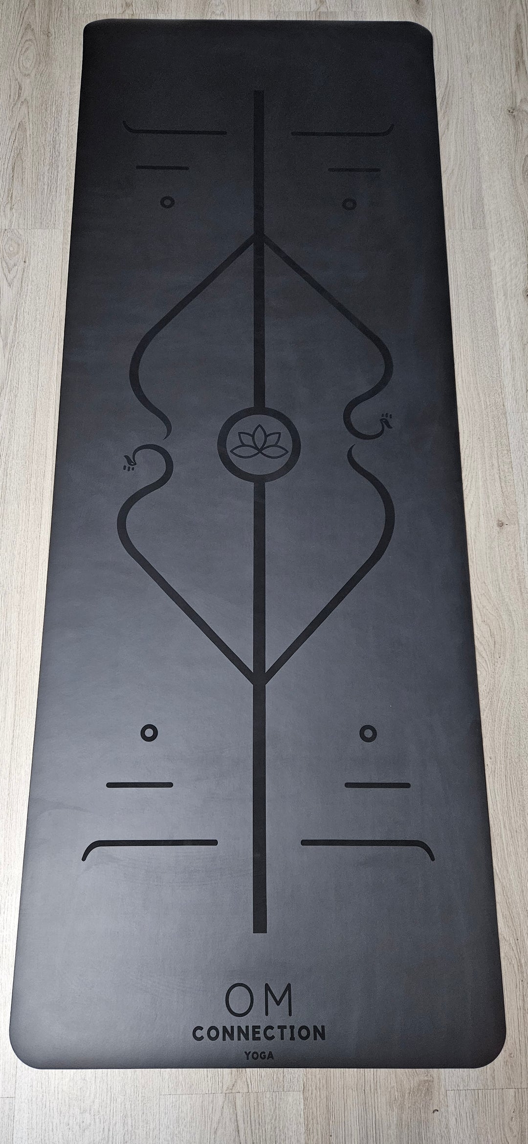Mat PU Black Serie Limitada, #24