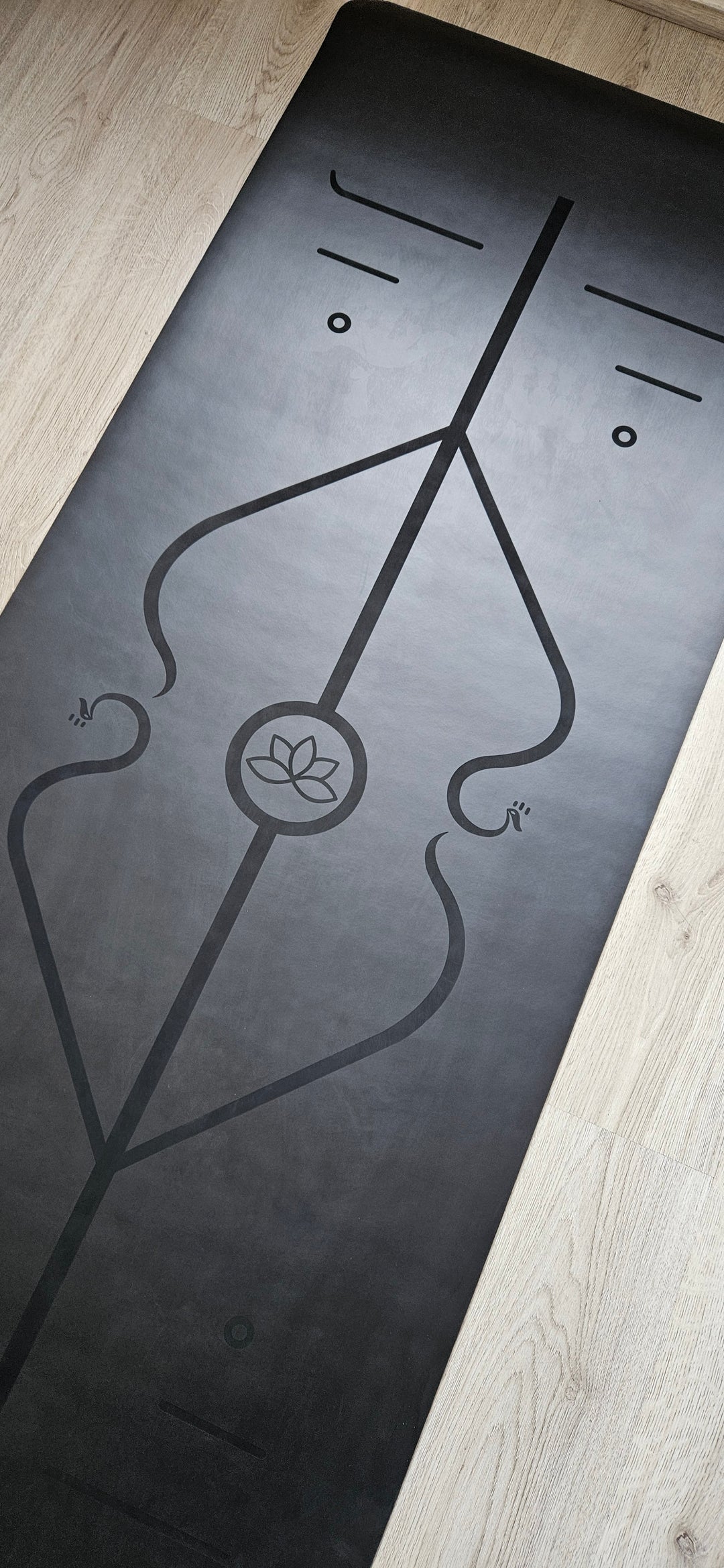 Mat PU Black Serie Limitada, #03
